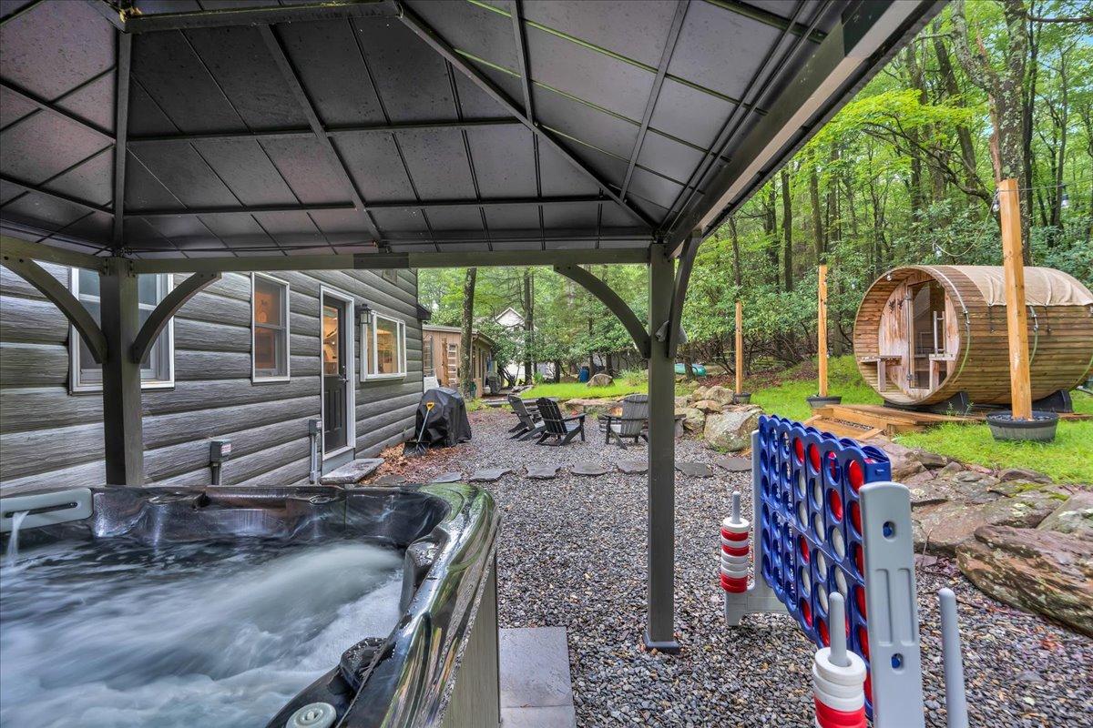 55 Lakeview Dr